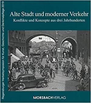  - Alte Stadt und moderner Verkehr